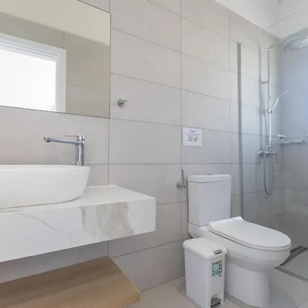 Kube Luxury Vila Ayia Napa