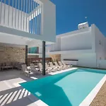 Kube Luxury Villa