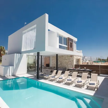 Kube Luxury Вилла Айя-Напа