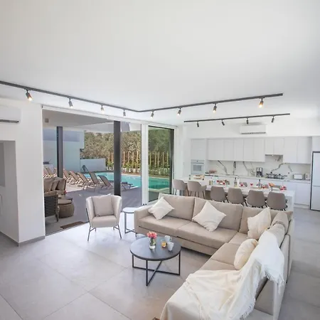 וילה Kube Luxury איה נאפה