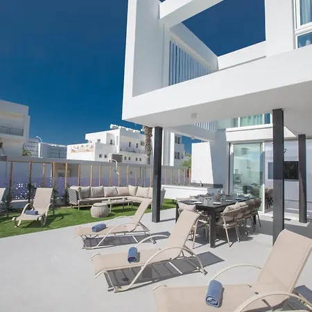 Villa Kube Luxury Ayía Nápa