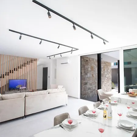 וילה Kube Luxury איה נאפה