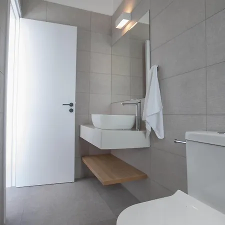 Kube Luxury איה נאפה