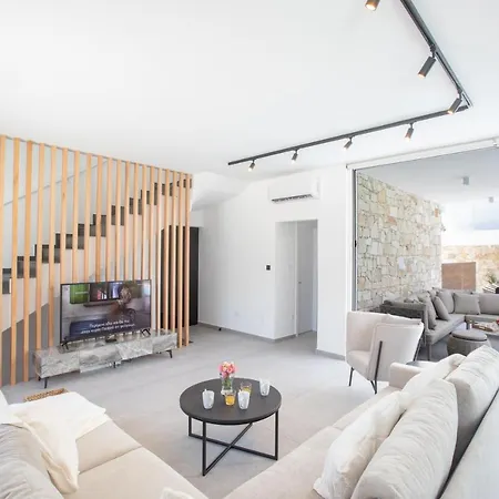 Kube Luxury Villa