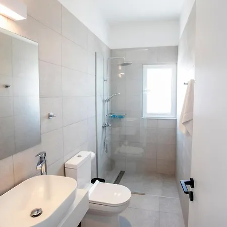 Kube Luxury Villa