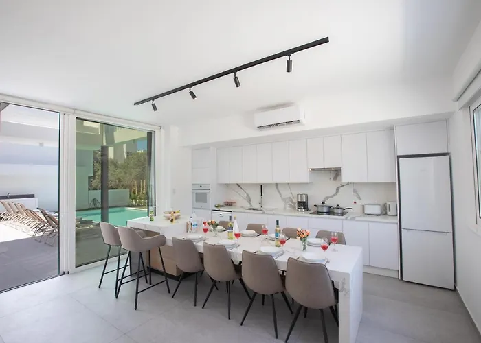 Kube Luxury Villa Agia Napa